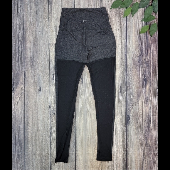 Beyond Yoga Gray High Rise Polka Dot Mesh Leggings - Picture 6 of 10